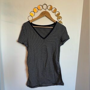 Gap Maternity Tee Shirt Size Large Navy and  White Stripes Ruched Sides On Belly